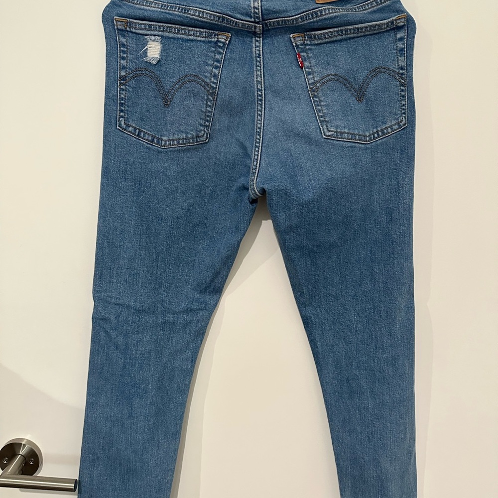 Levi’s wedgie skinny fit size 27
